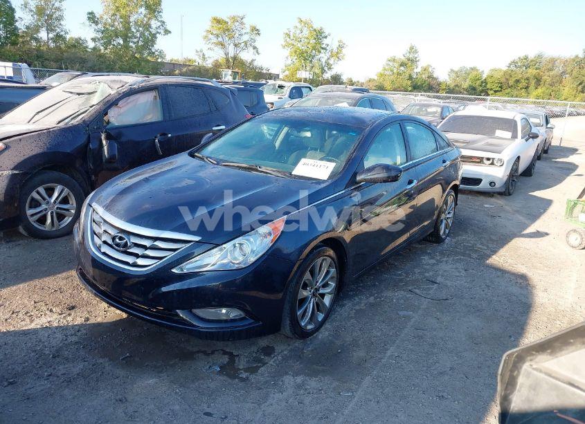 Photo 2 of 2013 Hyundai Sonata SE (VIN 5NPEC4AC4DH552915)