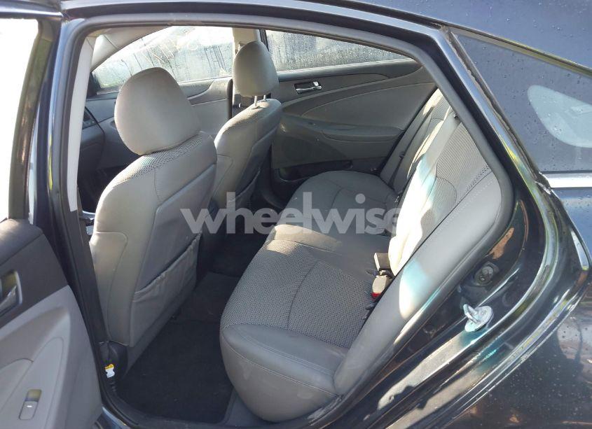 Photo 8 of 2013 Hyundai Sonata SE (VIN 5NPEC4AC4DH552915)