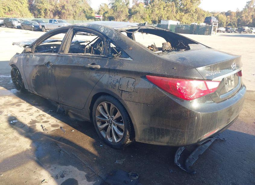 Photo 3 of 2013 Hyundai Sonata SE (VIN 5NPEC4AC4DH598406)