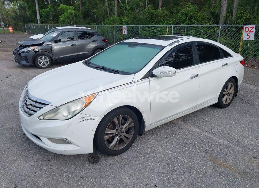 Photo 2 of 2013 Hyundai Sonata LIMITED (VIN 5NPEC4AC4DH605550)