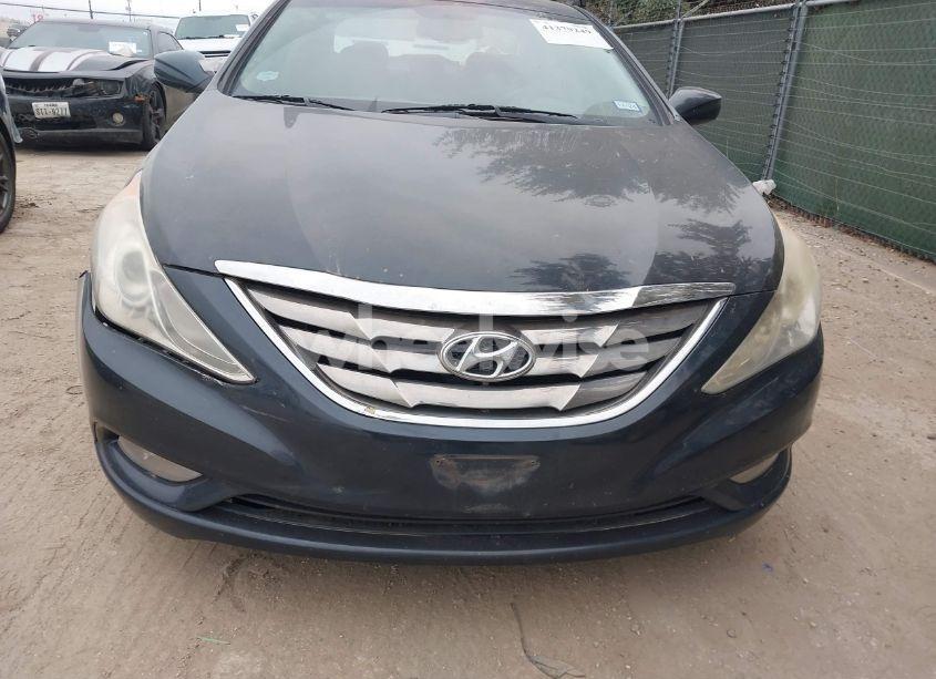 Photo 6 of 2013 Hyundai Sonata SE (VIN 5NPEC4AC4DH608853)