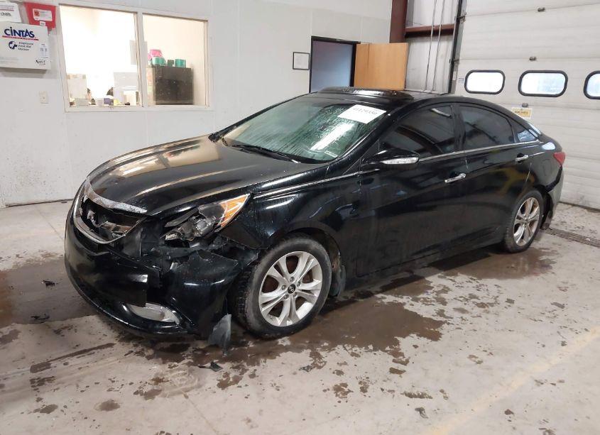 Photo 2 of 2013 Hyundai Sonata LIMITED (VIN 5NPEC4AC4DH628195)