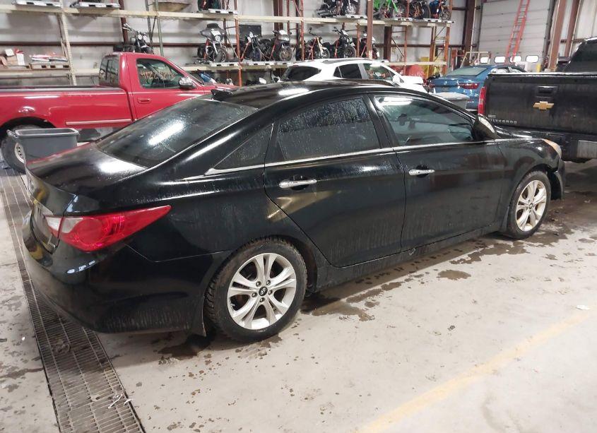 Photo 4 of 2013 Hyundai Sonata LIMITED (VIN 5NPEC4AC4DH628195)