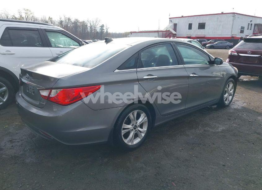 Photo 4 of 2013 Hyundai Sonata LIMITED (VIN 5NPEC4AC4DH637754)