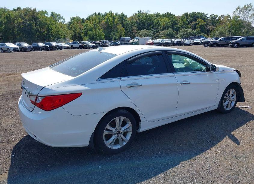 Photo 4 of 2013 Hyundai Sonata LIMITED (VIN 5NPEC4AC4DH650844)