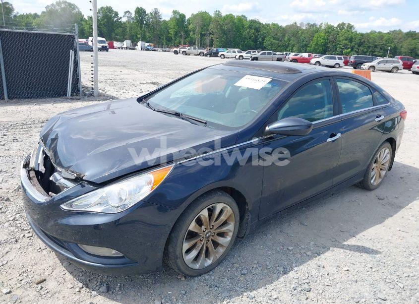 Photo 2 of 2013 Hyundai Sonata SE (VIN 5NPEC4AC4DH654506)