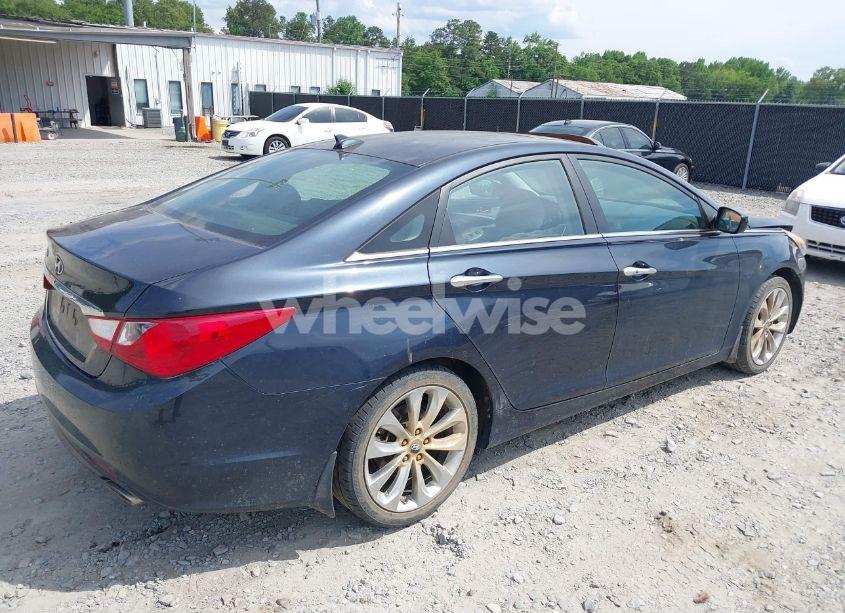 Photo 4 of 2013 Hyundai Sonata SE (VIN 5NPEC4AC4DH654506)