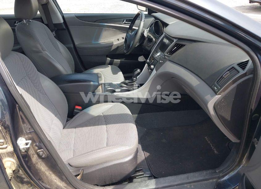 Photo 5 of 2013 Hyundai Sonata SE (VIN 5NPEC4AC4DH654506)