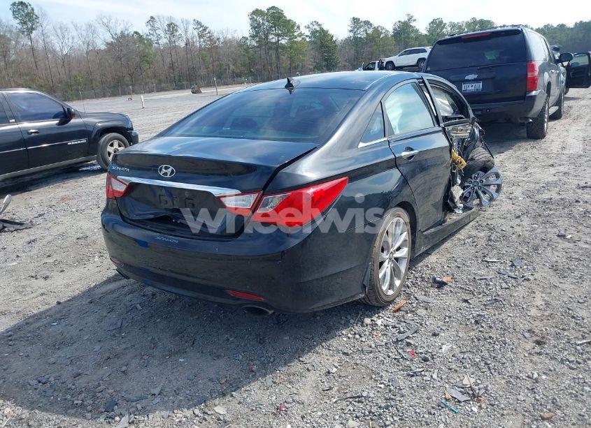 Photo 4 of 2013 Hyundai Sonata SE (VIN 5NPEC4AC4DH664470)