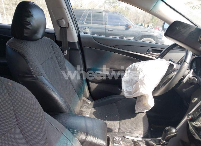 Photo 5 of 2013 Hyundai Sonata SE (VIN 5NPEC4AC4DH664470)