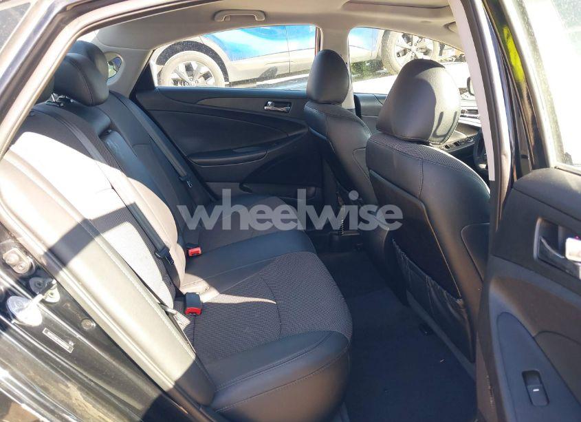 Photo 8 of 2013 Hyundai Sonata SE (VIN 5NPEC4AC4DH684640)