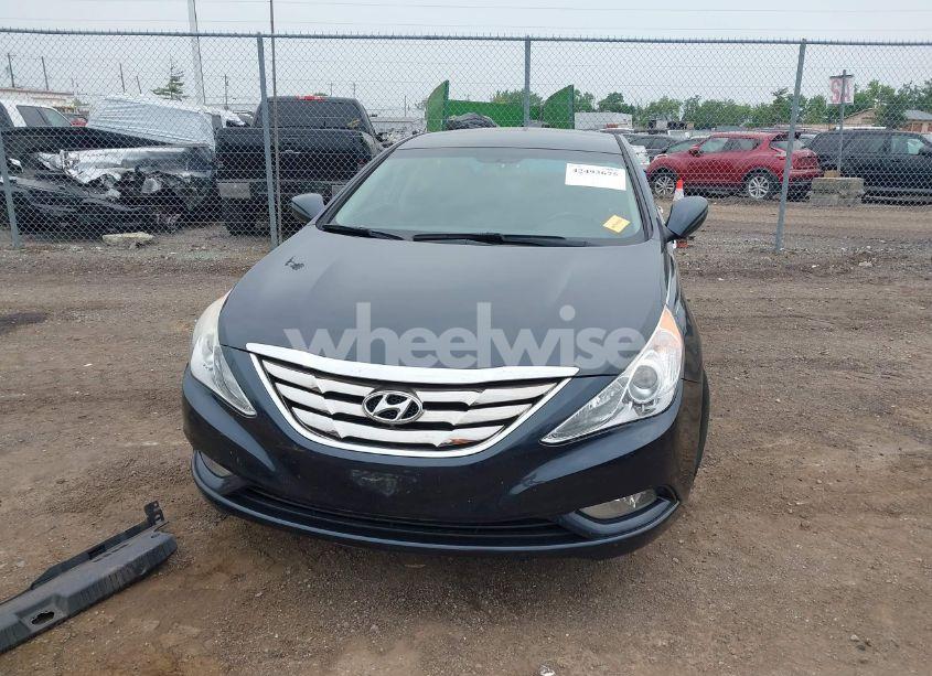 Photo 12 of 2013 Hyundai Sonata SE (VIN 5NPEC4AC4DH694343)