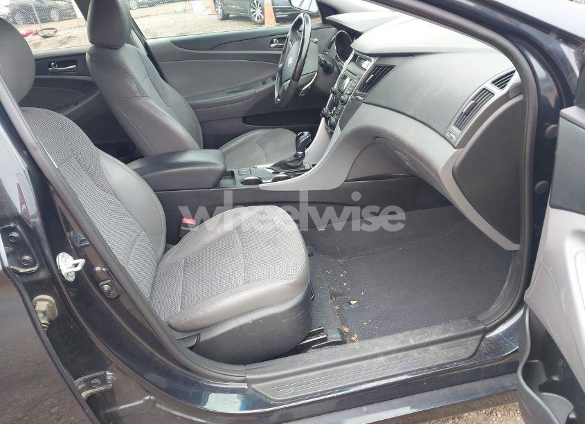 Photo 5 of 2013 Hyundai Sonata SE (VIN 5NPEC4AC4DH694343)