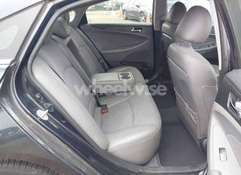 Photo 8 of 2013 Hyundai Sonata SE (VIN 5NPEC4AC4DH694343)