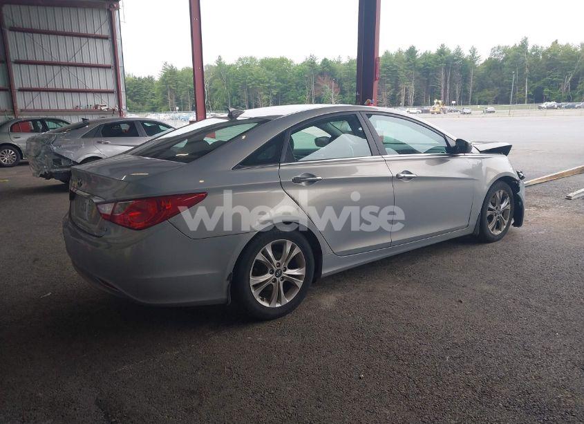 Photo 4 of 2013 Hyundai Sonata LIMITED (VIN 5NPEC4AC4DH719032)
