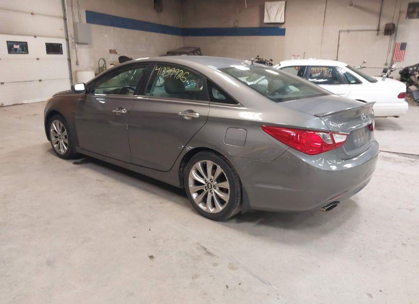 Photo 3 of 2013 Hyundai Sonata SE (VIN 5NPEC4AC4DH760471)