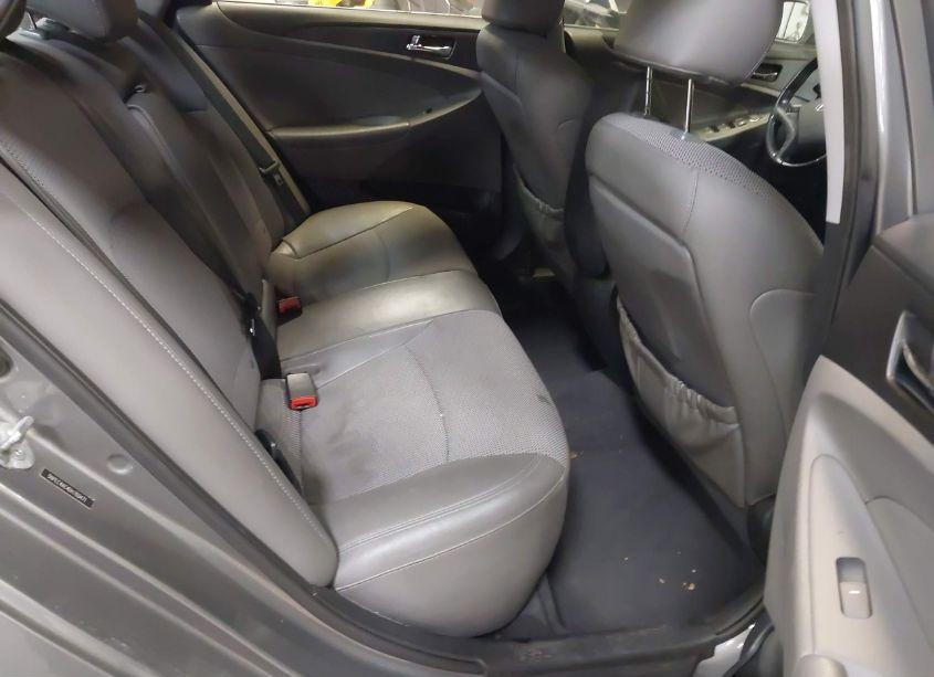 Photo 8 of 2013 Hyundai Sonata SE (VIN 5NPEC4AC4DH760471)