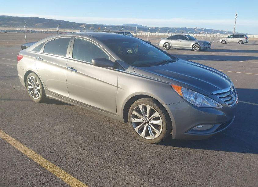 2013 Hyundai Sonata SE (VIN 5NPEC4AC4DH792675) main photo