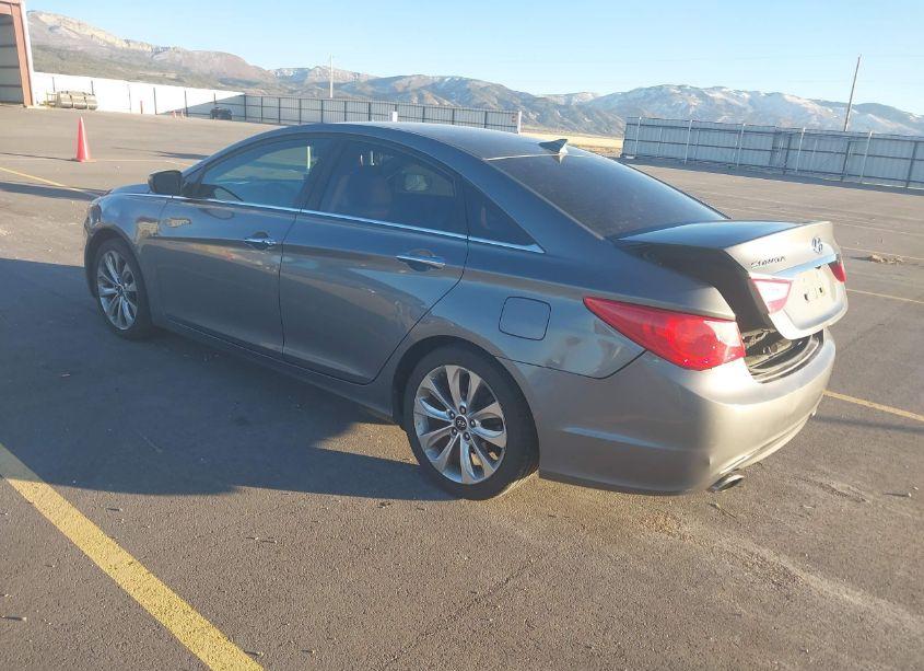 Photo 3 of 2013 Hyundai Sonata SE (VIN 5NPEC4AC4DH792675)