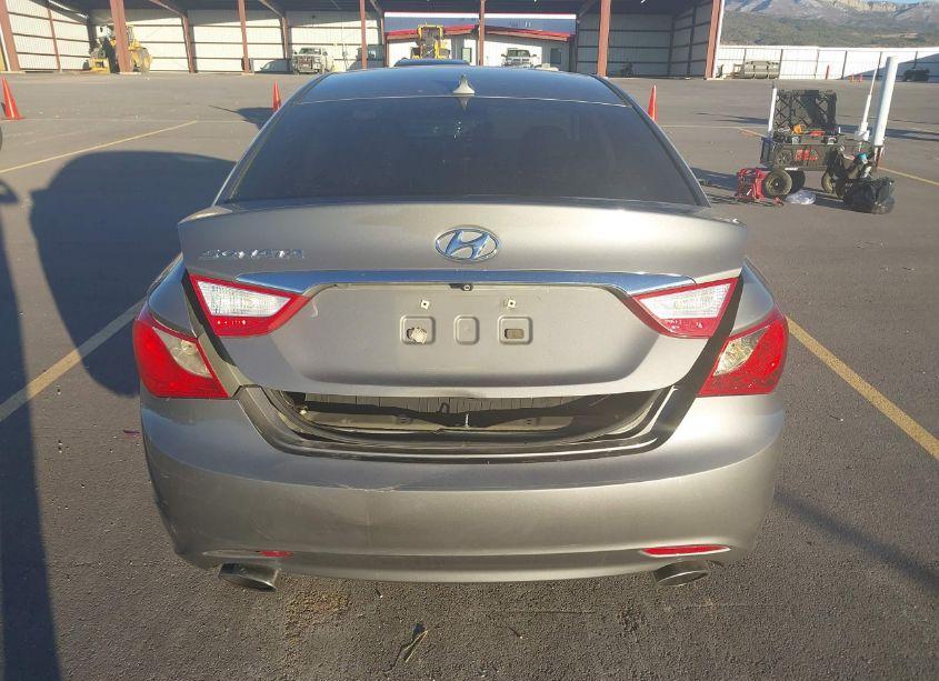 Photo 6 of 2013 Hyundai Sonata SE (VIN 5NPEC4AC4DH792675)