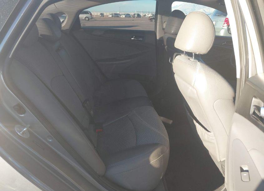 Photo 8 of 2013 Hyundai Sonata SE (VIN 5NPEC4AC4DH792675)