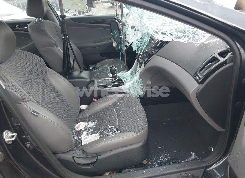 Photo 5 of 2014 Hyundai Sonata SE (VIN 5NPEC4AC4EH850978)