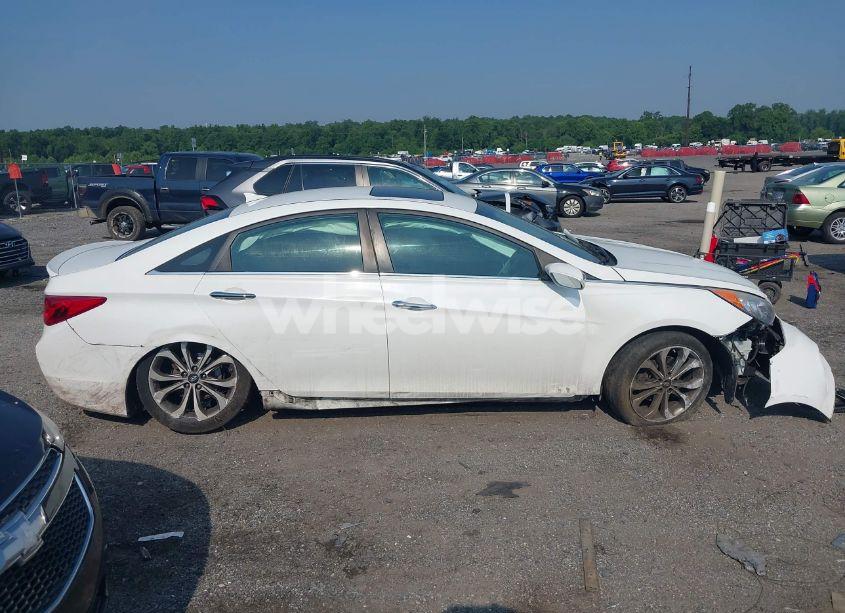 Photo 13 of 2014 Hyundai Sonata SE (VIN 5NPEC4AC4EH895015)