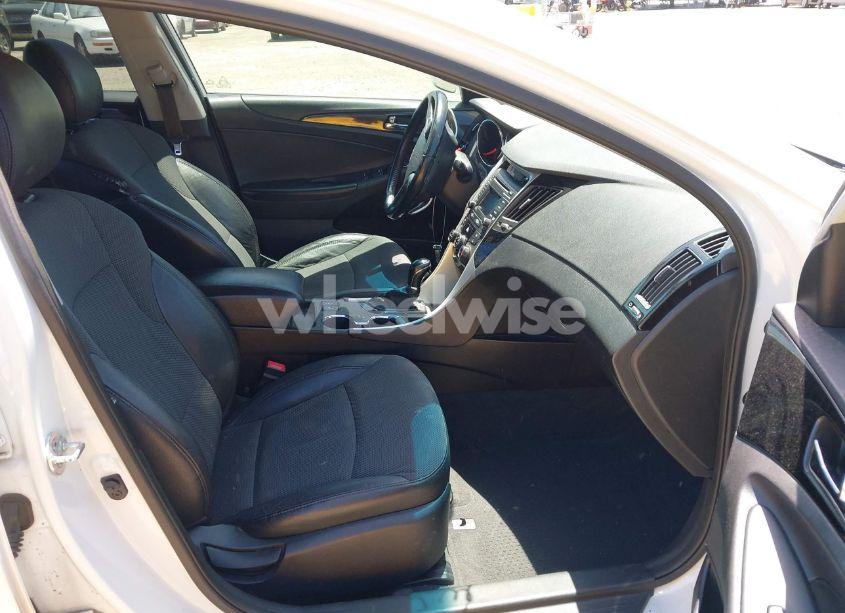 Photo 5 of 2014 Hyundai Sonata SE (VIN 5NPEC4AC4EH924447)