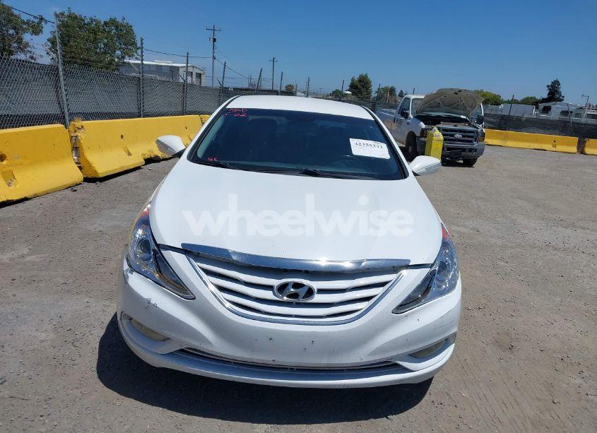 Photo 6 of 2014 Hyundai Sonata SE (VIN 5NPEC4AC4EH924447)