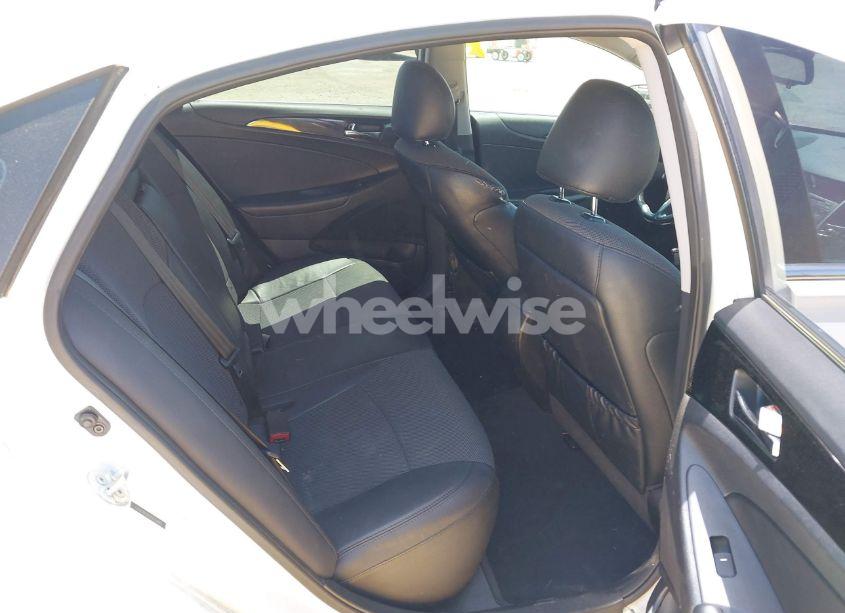 Photo 8 of 2014 Hyundai Sonata SE (VIN 5NPEC4AC4EH924447)