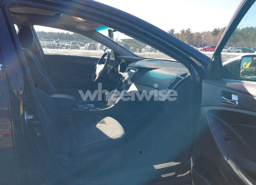 Photo 5 of 2011 Hyundai Sonata SE (VIN 5NPEC4AC5BH027388)