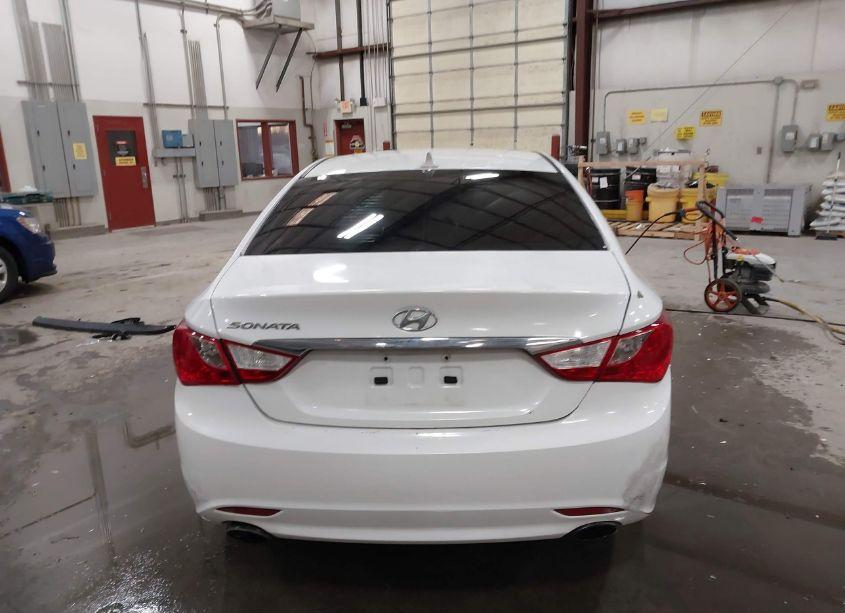Photo 16 of 2011 Hyundai Sonata SE (VIN 5NPEC4AC5BH074615)