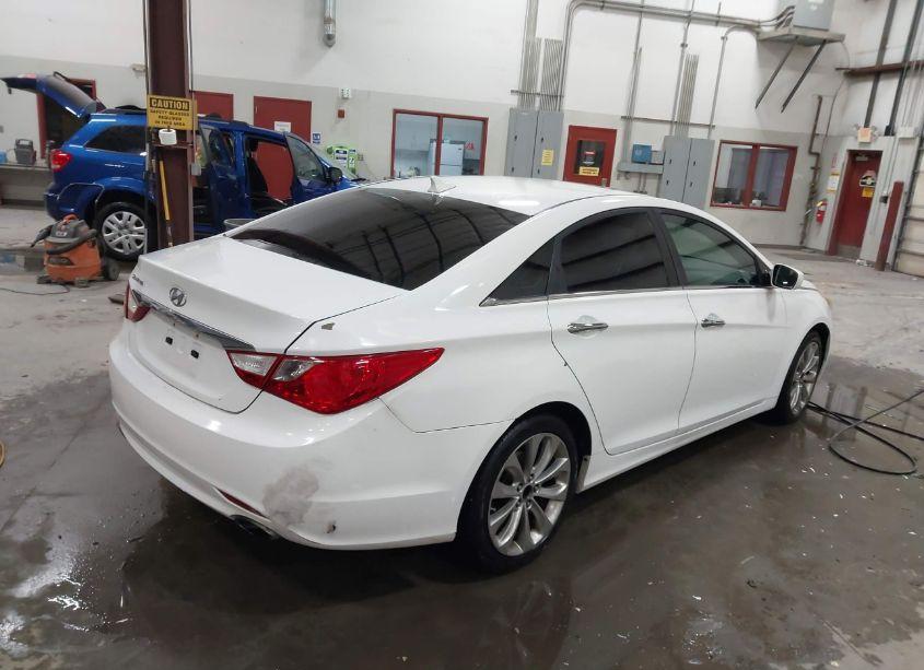Photo 4 of 2011 Hyundai Sonata SE (VIN 5NPEC4AC5BH074615)