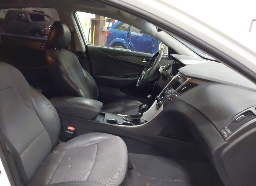 Photo 5 of 2011 Hyundai Sonata SE (VIN 5NPEC4AC5BH074615)