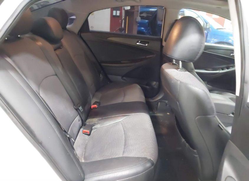 Photo 8 of 2011 Hyundai Sonata SE (VIN 5NPEC4AC5BH074615)