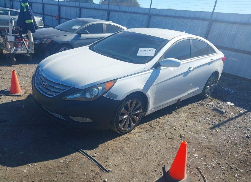 Photo 2 of 2011 Hyundai Sonata SE (VIN 5NPEC4AC5BH098574)