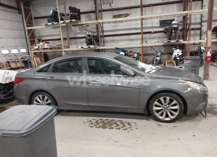 Photo 13 of 2011 Hyundai Sonata SE (VIN 5NPEC4AC5BH124879)