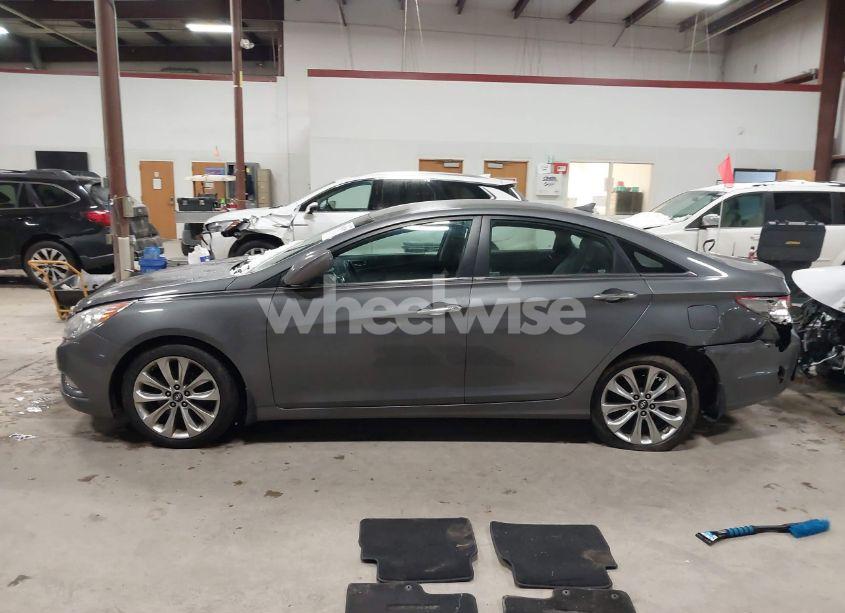 Photo 14 of 2011 Hyundai Sonata SE (VIN 5NPEC4AC5BH124879)