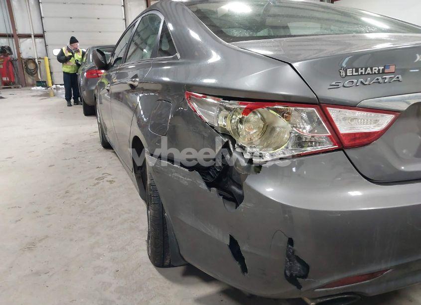 Photo 6 of 2011 Hyundai Sonata SE (VIN 5NPEC4AC5BH124879)