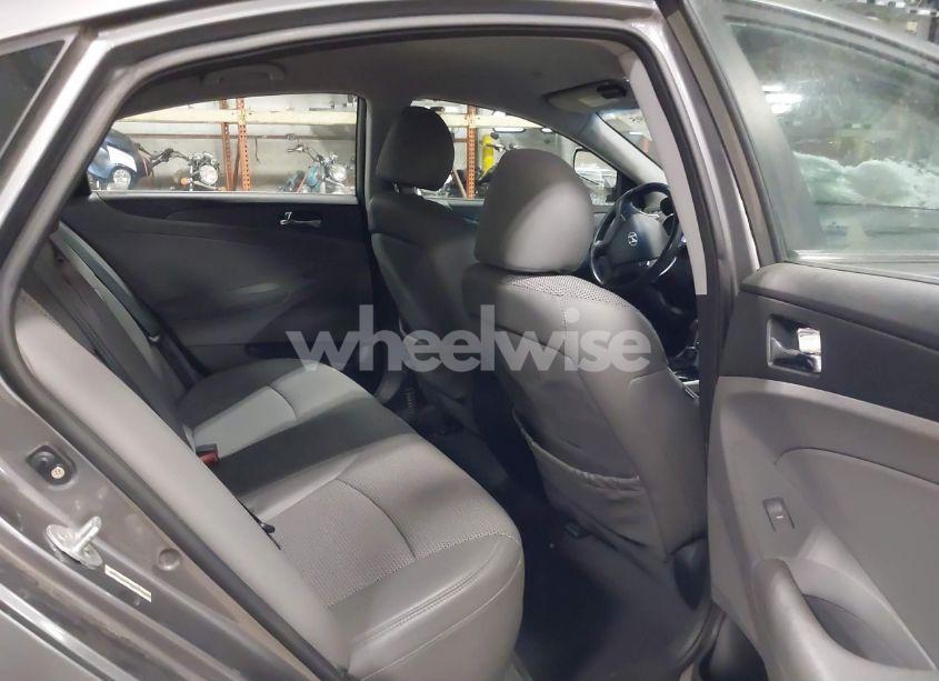 Photo 8 of 2011 Hyundai Sonata SE (VIN 5NPEC4AC5BH124879)