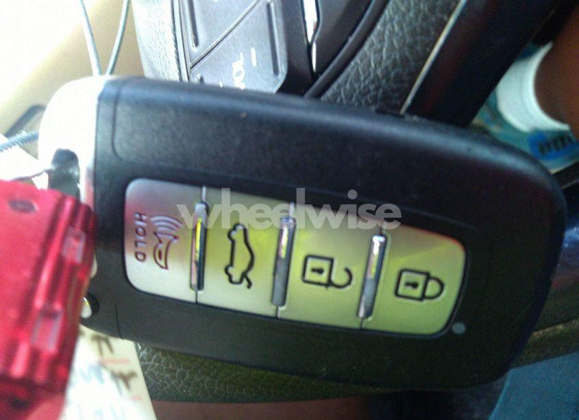 Photo 11 of 2011 Hyundai Sonata LIMITED (VIN 5NPEC4AC5BH220303)