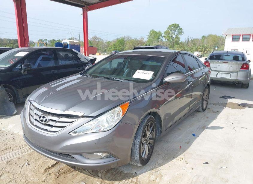 Photo 2 of 2011 Hyundai Sonata SE (VIN 5NPEC4AC5BH238011)