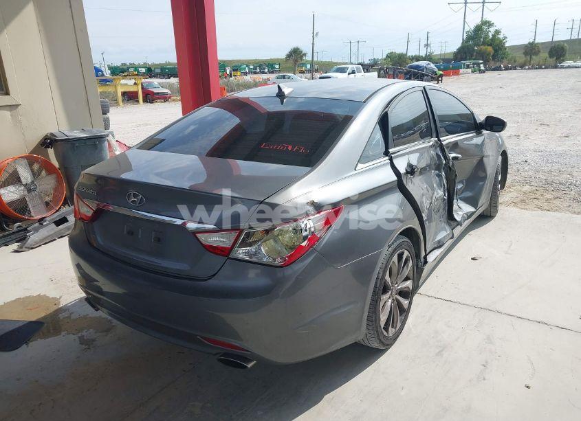 Photo 4 of 2011 Hyundai Sonata SE (VIN 5NPEC4AC5BH238011)