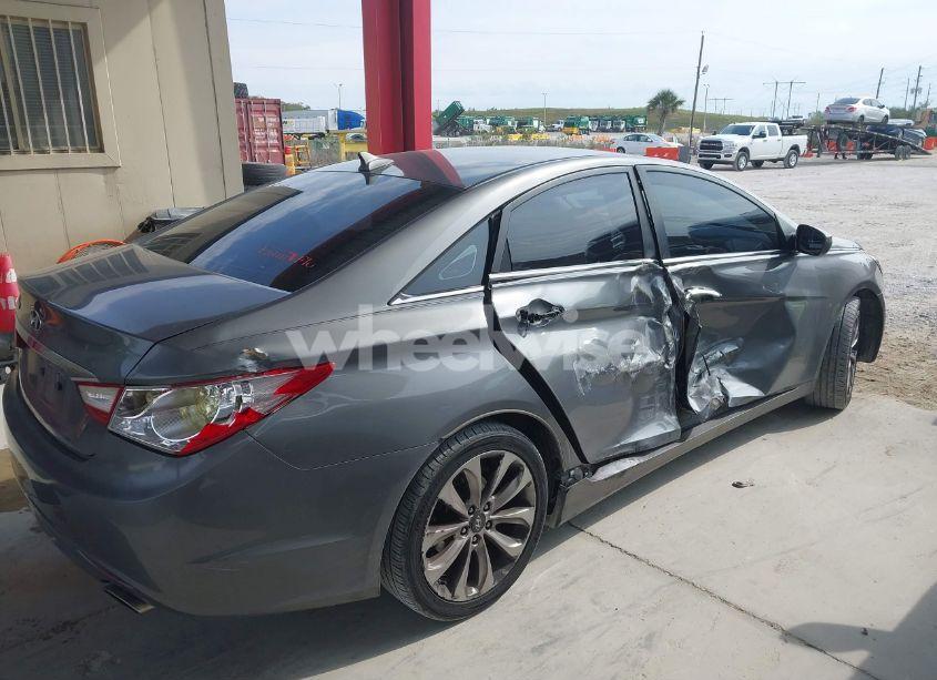 Photo 6 of 2011 Hyundai Sonata SE (VIN 5NPEC4AC5BH238011)