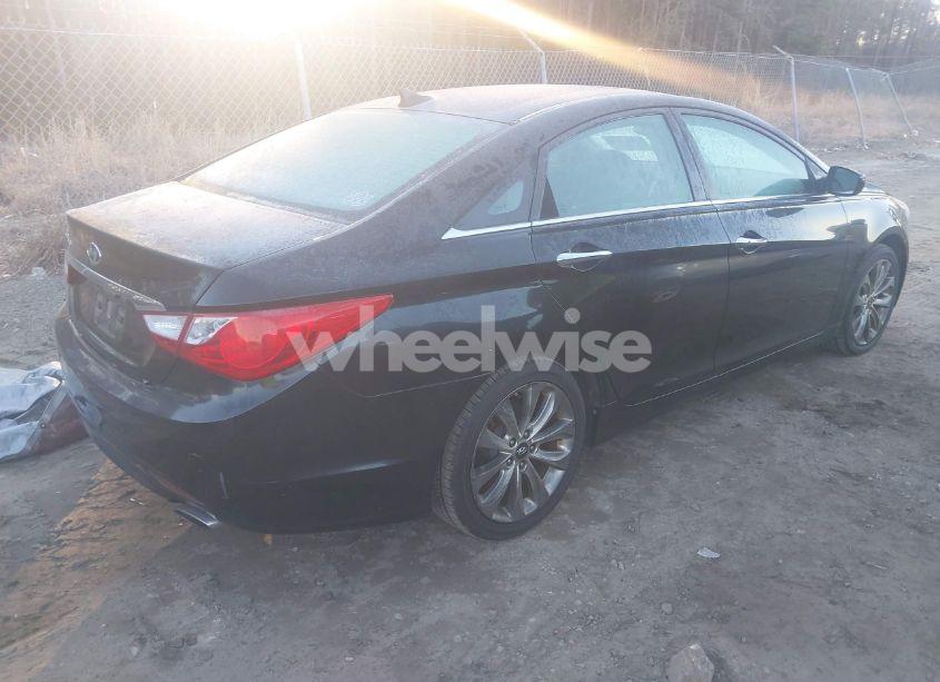 Photo 4 of 2011 Hyundai Sonata SE (VIN 5NPEC4AC5BH258663)