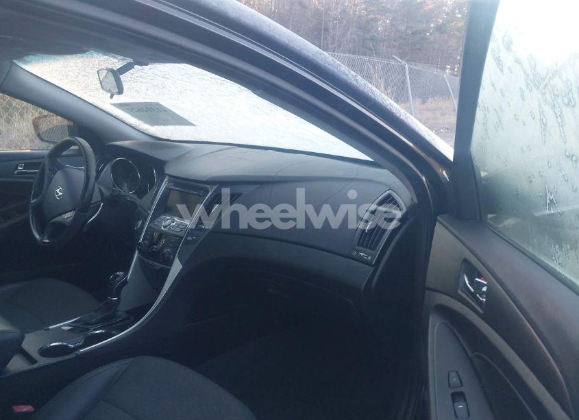 Photo 5 of 2011 Hyundai Sonata SE (VIN 5NPEC4AC5BH258663)