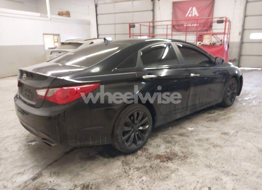 Photo 4 of 2011 Hyundai Sonata SE (VIN 5NPEC4AC5BH278458)