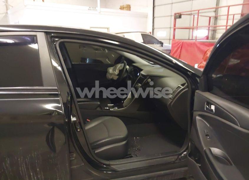 Photo 5 of 2011 Hyundai Sonata SE (VIN 5NPEC4AC5BH278458)