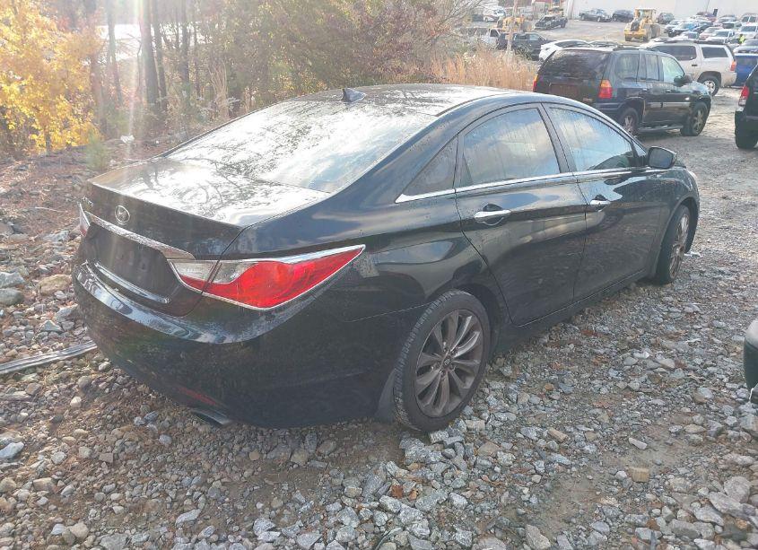 Photo 4 of 2012 Hyundai Sonata SE (VIN 5NPEC4AC5CH355461)