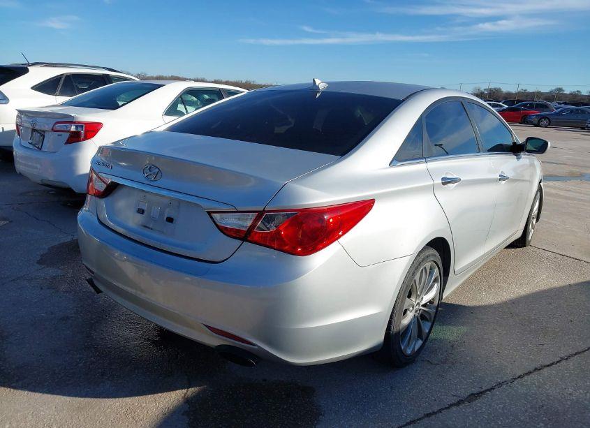 Photo 4 of 2012 Hyundai Sonata SE (VIN 5NPEC4AC5CH420602)